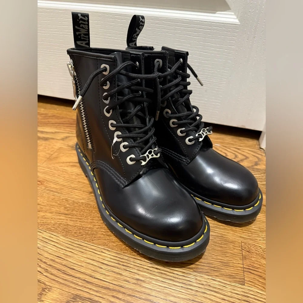 NEW Dr. Martens Black Combat Boots Sz 7M/8W